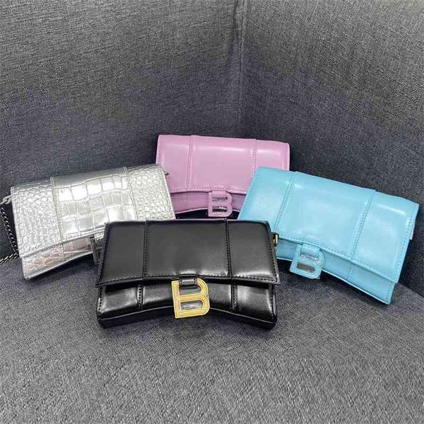 fashion designer 2022 balencaigbag trend b family letter leather crocodile chain hourglass bag cow leather one shoulder messenger 
fashion designer 2022 balencaigbag trend b family letter leather crocodile chain hourglass bag cow leather one shoulder messenger