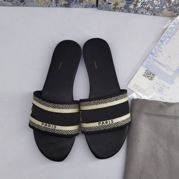 designer women platform slippers alphabet summer sandals die shoes letter leather red various colors luxury woman heels hdfgdrj, Black
designer women platform slippers alphabet summer sandals die shoes letter leather red various colors luxury woman heels hdfgdrj, Black