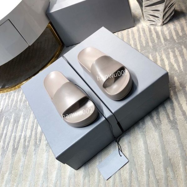 2022 fashion lady slippers design beach sandals comfortable indoor and outdoor, Black
2022 fashion lady slippers design beach sandals comfortable indoor and outdoor, Black