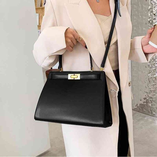 ladies fashion personality trend new brand bag wholesale red bridal high sense large capacity portable small square female
ladies fashion personality trend new brand bag wholesale red bridal high sense large capacity portable small square female