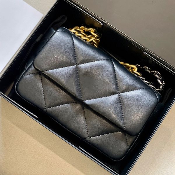 classic chain fashion luxury designers bags messenger handbags 2021 purse lady women wallets hobo purses famous designer cross body totes fe
classic chain fashion luxury designers bags messenger handbags 2021 purse lady women wallets hobo purses famous designer cross body totes fe