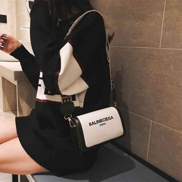 shoulder bags fashion ins super fire women's autumn winter tide korean canvas small
shoulder bags fashion ins super fire women's autumn winter tide korean canvas small