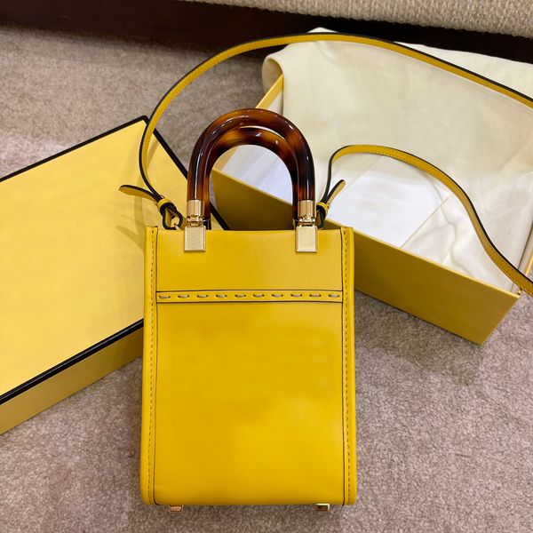 2022 new designr mini tote women shoulder bags small phone purse handbags ladies girls crossbody bag shopping pouch purses
2022 new designr mini tote women shoulder bags small phone purse handbags ladies girls crossbody bag shopping pouch purses