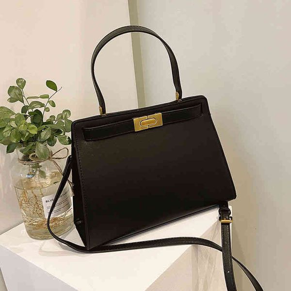 ladies fashion personality trend new brand bag wholesale red bride's handbag women's large capacity texture one shoulder
ladies fashion personality trend new brand bag wholesale red bride's handbag women's large capacity texture one shoulder