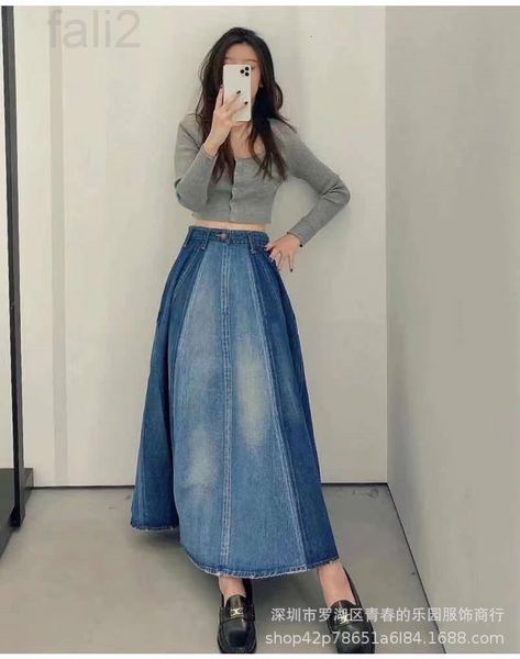 skirts designer ce family's early spring 22 new product washed air blue color matching high waist thin denim medium long a-shaped skirt, Black
skirts designer ce family's early spring 22 new product washed air blue color matching high waist thin denim medium long a-shaped skirt, Black
