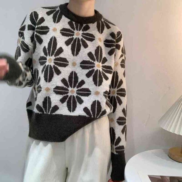 autumn winter floral o neck sweater for women casual long sleeve pullover knitting ladies v t220824, White;black
autumn winter floral o neck sweater for women casual long sleeve pullover knitting ladies v t220824, White;black