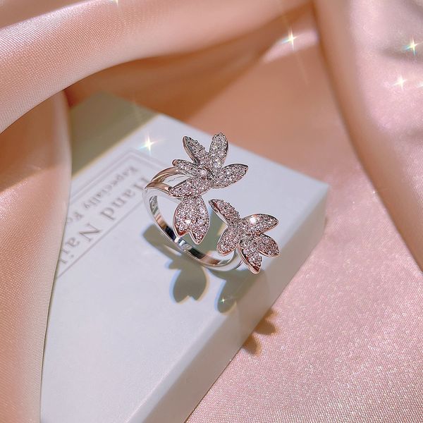 2022 fashion clothing designer exquisite malachite green diamond ring girls ladies line up mother's day birthday gift champion gift 543, Golden;silver
2022 fashion clothing designer exquisite malachite green diamond ring girls ladies line up mother's day birthday gift champion gift 543, Golden;silver