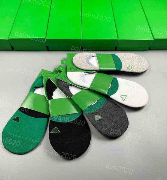 designer socks sweat-absorbing breathable fashion couple wear socks luxury basketball court athlete training socks, Black;white
designer socks sweat-absorbing breathable fashion couple wear socks luxury basketball court athlete training socks, Black;white