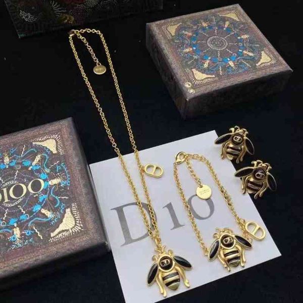 2022 new letter dripping necklace women's red versatile bracelet set, Silver
2022 new letter dripping necklace women's red versatile bracelet set, Silver