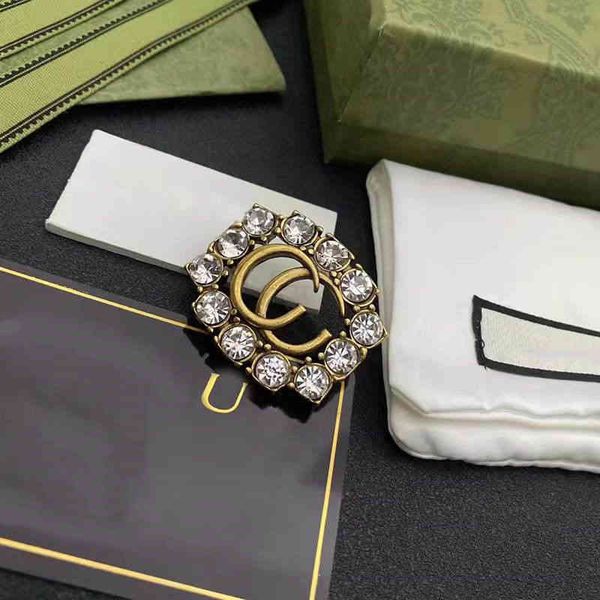 2022 factory wholesale new high-end version diamond brooch women's light luxury decorative brooch, Gray
2022 factory wholesale new high-end version diamond brooch women's light luxury decorative brooch, Gray
