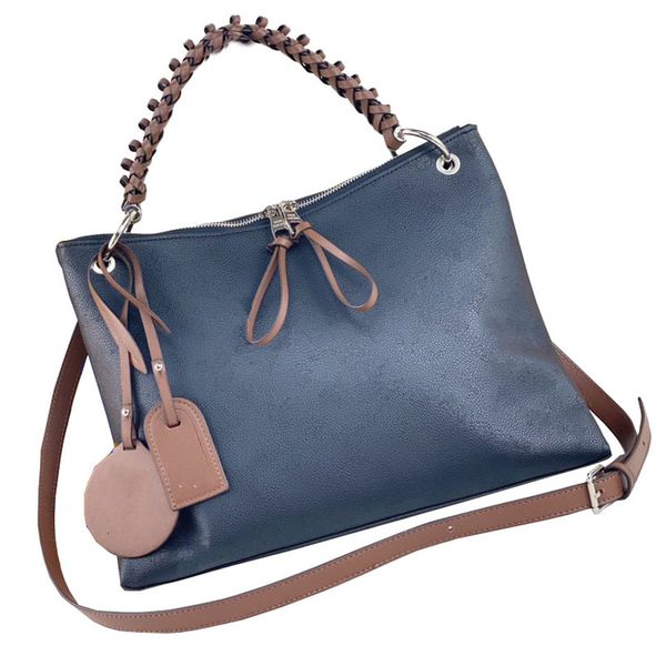classic presbyopia handbag designer shoulder bag luxury diagonal bag tote large capacity travel shopping handheld braided strap non-slip fas
classic presbyopia handbag designer shoulder bag luxury diagonal bag tote large capacity travel shopping handheld braided strap non-slip fas