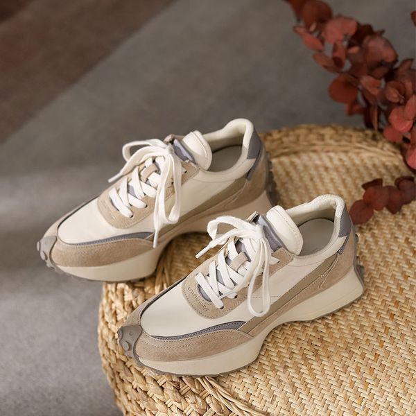 ladies rubber sole shoes fashion increased shoes leather women's sneakers, Black;white
ladies rubber sole shoes fashion increased shoes leather women's sneakers, Black;white