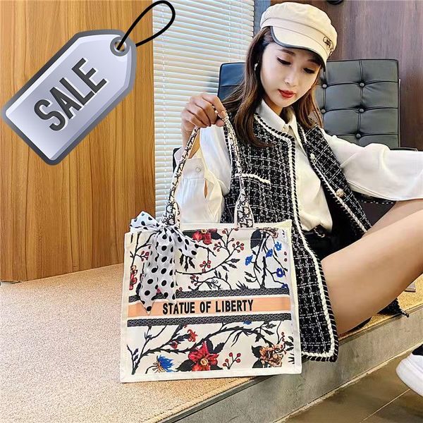 fashion canvas shoulder large capacity women's portable school wholesale s new fashion all match handbags
fashion canvas shoulder large capacity women's portable school wholesale s new fashion all match handbags