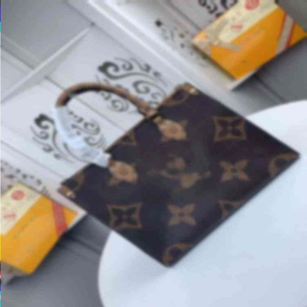 1 ggs lvs louiseity viutonitys louiss vuttonss luxury brand bags high capacity women tote bag backpacks fashionable beautiful special t owax, Brown;gray
1 ggs lvs louiseity viutonitys louiss vuttonss luxury brand bags high capacity women tote bag backpacks fashionable beautiful special t owax, Brown;gray