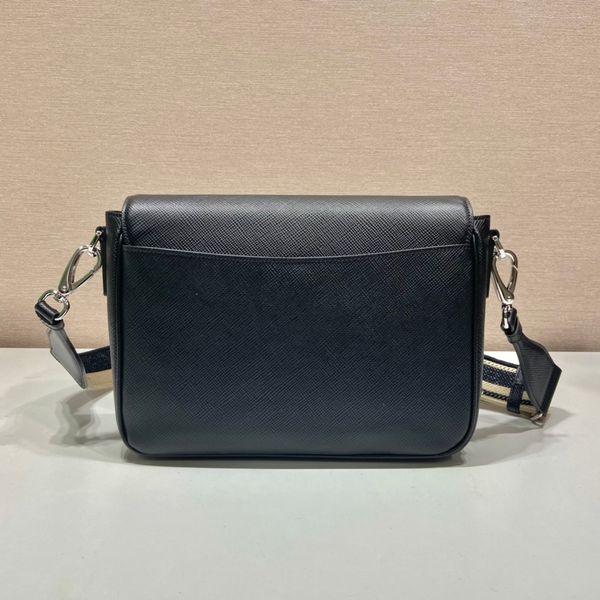 2022 embroidered webbing men's diagonal bag 2vd046 imported saffiano leather large embossed triangle black, Blue;pink
2022 embroidered webbing men's diagonal bag 2vd046 imported saffiano leather large embossed triangle black, Blue;pink