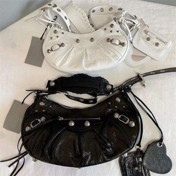 designer balenciga lecagole bags 22 le cagole crescent bag three in one locomotive oil wax leather womens bag single shoulder messenger armp
designer balenciga lecagole bags 22 le cagole crescent bag three in one locomotive oil wax leather womens bag single shoulder messenger armp