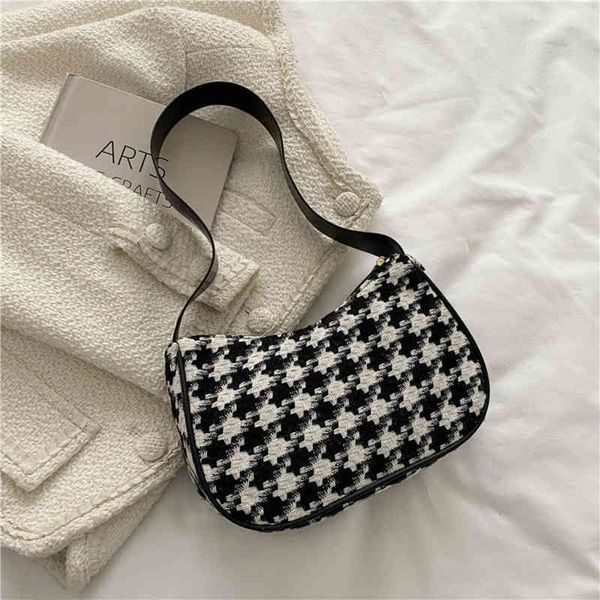 simple new fashion lattice fashion single shoulder small luxury designer leather handbag
simple new fashion lattice fashion single shoulder small luxury designer leather handbag