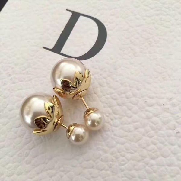 luxury fashion pearl earring stud for women lady bride party wedding lovers gift engagement jewelry with box, Golden;silver
luxury fashion pearl earring stud for women lady bride party wedding lovers gift engagement jewelry with box, Golden;silver