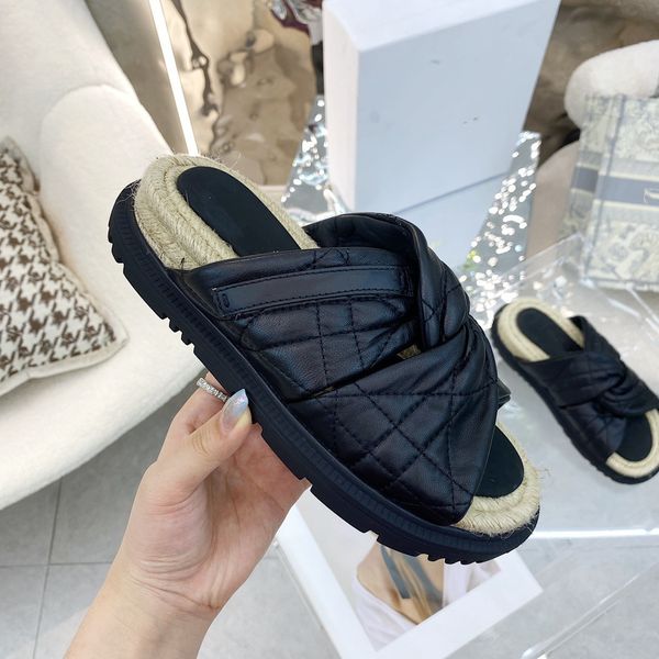 luxury dtwist slippers fisherman sandals true leather upper straw eva outsole with an elegant kink effect and golden arrow print size 35-41, Black
luxury dtwist slippers fisherman sandals true leather upper straw eva outsole with an elegant kink effect and golden arrow print size 35-41, Black