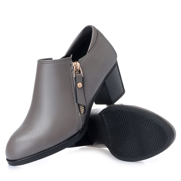 genuine leather woman shoes 2022 autumn new deep mouth singles shoes cowhide thick with large size 35-43 of dress shoes, Black
genuine leather woman shoes 2022 autumn new deep mouth singles shoes cowhide thick with large size 35-43 of dress shoes, Black