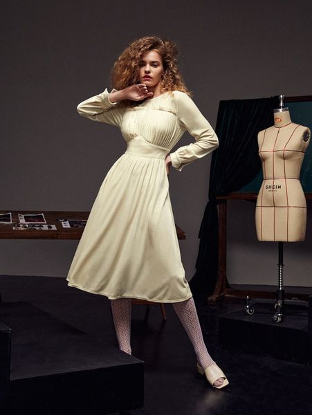 x huberlene frill trim pleated blouson sleeve velvet dress 13vn#, Black;gray 
x huberlene frill trim pleated blouson sleeve velvet dress 13vn#, Black;gray