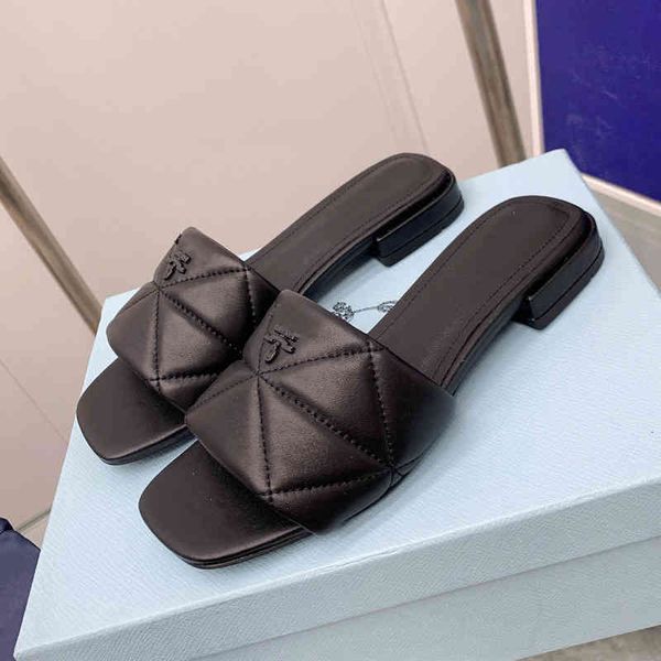 slippers summer triangular standard lingge square head sheepskin heel slippers with exposed toes and flat bottom, women wear straight, Black
slippers summer triangular standard lingge square head sheepskin heel slippers with exposed toes and flat bottom, women wear straight, Black