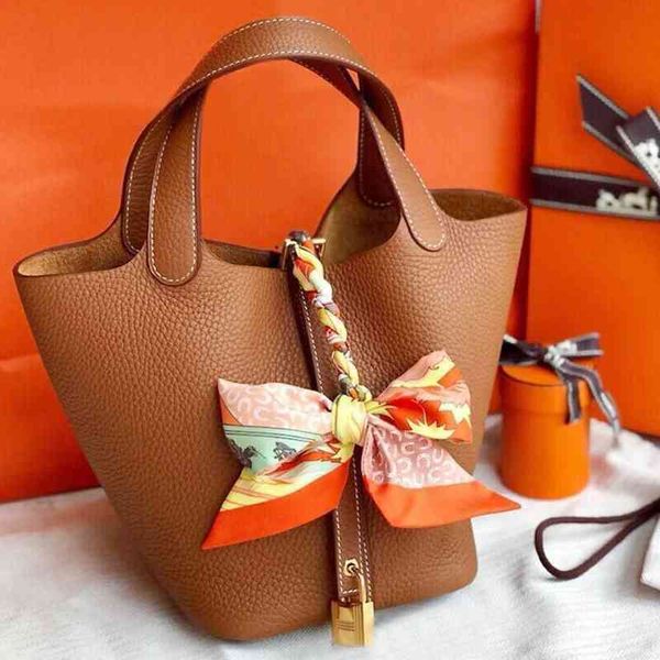 2022 designer bags women's new 2022 head leather bucket fashion handbag small vegetable basket womenbirkins kellies h311
2022 designer bags women's new 2022 head leather bucket fashion handbag small vegetable basket womenbirkins kellies h311