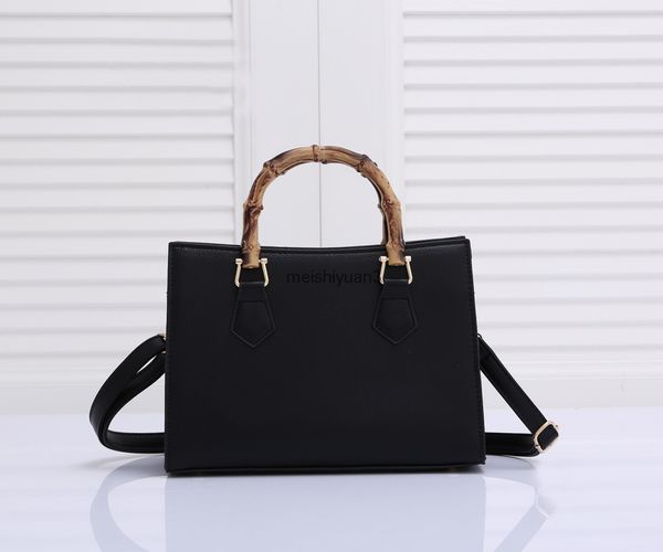classic retro tote women bag fashion letters large capacity luxury design diana bamboo handbag handheld one shoulder oblique cross women
classic retro tote women bag fashion letters large capacity luxury design diana bamboo handbag handheld one shoulder oblique cross women