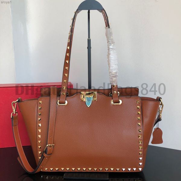 2021 classic style rivets totes large-capacity bags lychee pattern leather simple and generous portable one-shoulder messenger handbag
2021 classic style rivets totes large-capacity bags lychee pattern leather simple and generous portable one-shoulder messenger handbag