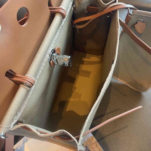 women classic heme crossbody kieysbag splicing canvas large capacity hand oblique span square
women classic heme crossbody kieysbag splicing canvas large capacity hand oblique span square