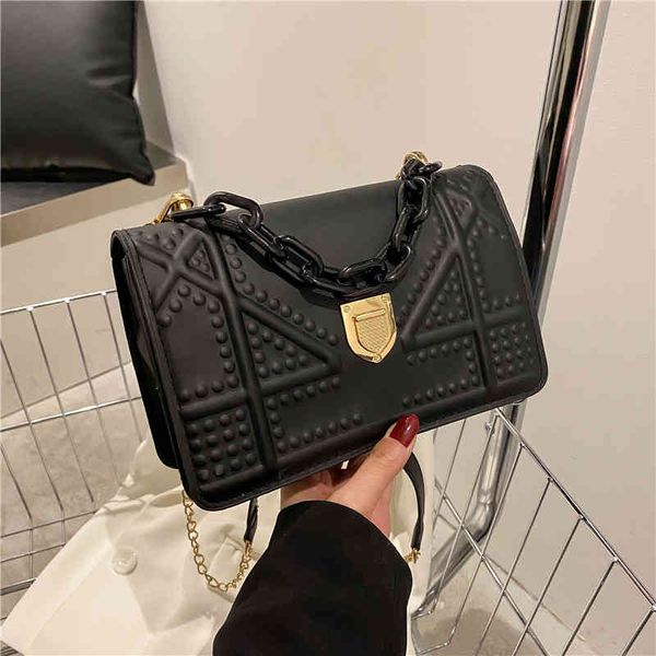 designer handbags fashion lattice chain bag female 2022 new korean fashion leisure single shoulder messenger bag portable small square
designer handbags fashion lattice chain bag female 2022 new korean fashion leisure single shoulder messenger bag portable small square