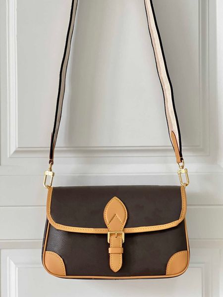 diane designer handbags women classic printing crossbody bag 2022 flap vintage baguette lady fashion shoulder messenger bags
diane designer handbags women classic printing crossbody bag 2022 flap vintage baguette lady fashion shoulder messenger bags