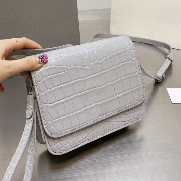 luxurys designers lady wallets half moon bags hourglass vintage leather shoulder hasp messenger envelope handbags wallet shell totes letter
luxurys designers lady wallets half moon bags hourglass vintage leather shoulder hasp messenger envelope handbags wallet shell totes letter