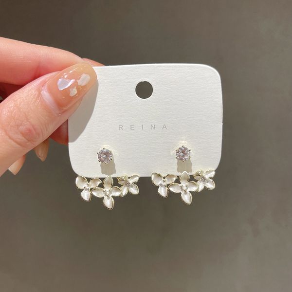silver needle micro inlaid zircon diamond flower earrings spring fresh and cute earrings korean design sense sweet temperament eardrop, Golden
silver needle micro inlaid zircon diamond flower earrings spring fresh and cute earrings korean design sense sweet temperament eardrop, Golden
