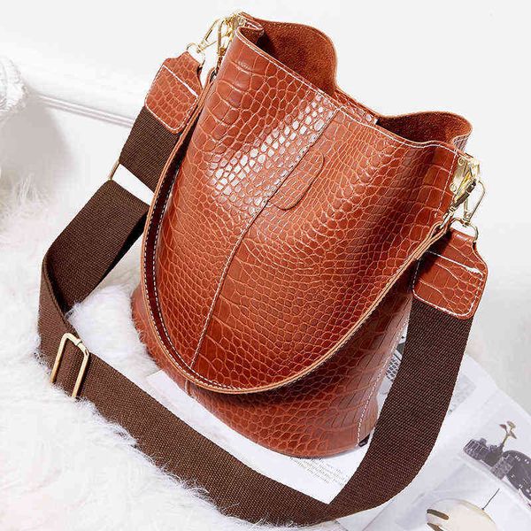 fashion bag women's winter single shoulder bucket bag large capacity messenger bag female 220614
fashion bag women's winter single shoulder bucket bag large capacity messenger bag female 220614