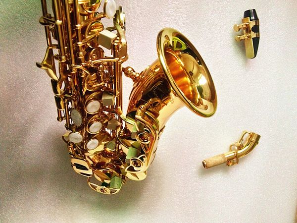 brand new curved soprano saxophone s-991 gold professional playing instrument sax and hard box
brand new curved soprano saxophone s-991 gold professional playing instrument sax and hard box