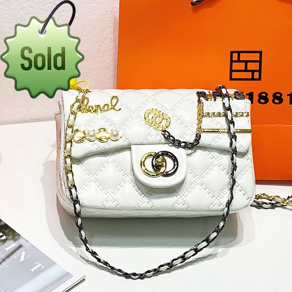 small 2022 new summer chain style fashion solid color shoulder messenger ladies designer bag handbag
small 2022 new summer chain style fashion solid color shoulder messenger ladies designer bag handbag