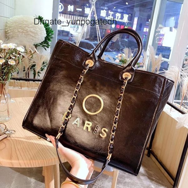 designer classic luxury handbags women's beach bags brand ch metal badge tote bag small mini evening handbag female capacity large leat, Black;red 
designer classic luxury handbags women's beach bags brand ch metal badge tote bag small mini evening handbag female capacity large leat, Black;red