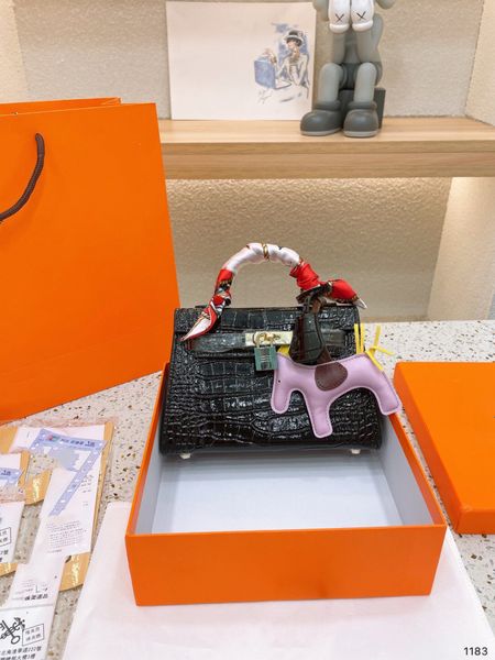 women's designers shoulder bag luxury tote purse handbag message bags cluth brand classic crocodile leather crossbody mini 18cm gift bo
women's designers shoulder bag luxury tote purse handbag message bags cluth brand classic crocodile leather crossbody mini 18cm gift bo