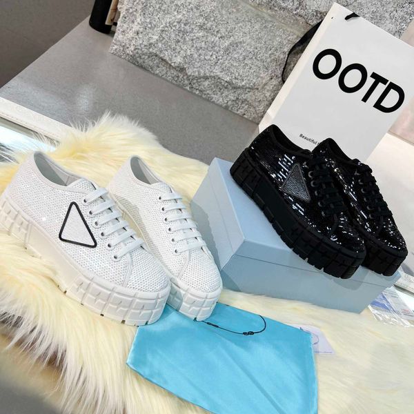 r women runners tranners shoe fashion ladies platform decorative tire pattern casual shoes double wheel sequined sneakers box, Black
r women runners tranners shoe fashion ladies platform decorative tire pattern casual shoes double wheel sequined sneakers box, Black