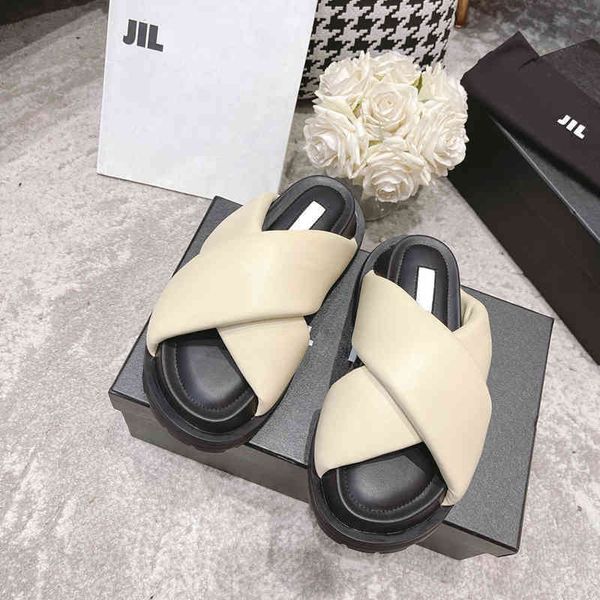 woman sandals new design transparent roman style sandals heel shoes summer sandal black flip flops for women slippers strand fenty slides bu
woman sandals new design transparent roman style sandals heel shoes summer sandal black flip flops for women slippers strand fenty slides bu
