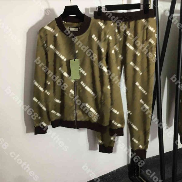22ss women designer coat casual tracksuits set oversized zip jacket two piece pants tracksuits autumn long sleeve logo luxury bal..aga fema, Gray
22ss women designer coat casual tracksuits set oversized zip jacket two piece pants tracksuits autumn long sleeve logo luxury bal..aga fema, Gray
