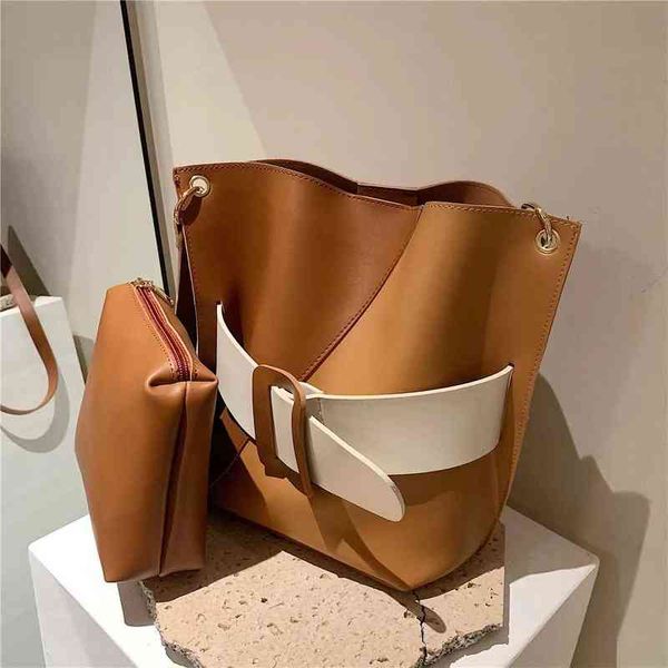 vintage belt bucket crossbody messenger shoulder bags for women 2022 2 pcs/set brand designer large capacity work ladies handbag g220509
vintage belt bucket crossbody messenger shoulder bags for women 2022 2 pcs/set brand designer large capacity work ladies handbag g220509