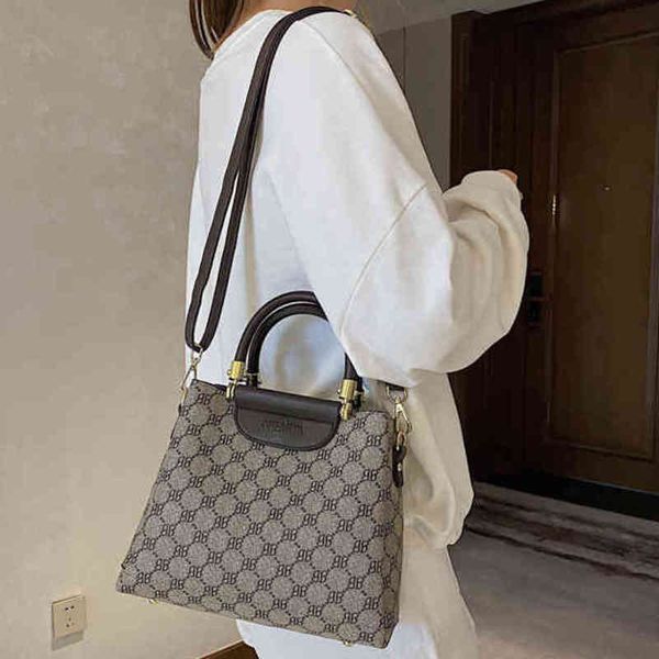 new simple flower tote bag women's leisure printing hand-held sling shoulder messenger bag handbags design deals
new simple flower tote bag women's leisure printing hand-held sling shoulder messenger bag handbags design deals
