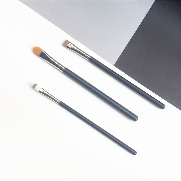the concealer flat definer liner brush 194 195 212 synthetic highlighter brown lash makeup eye 220722
the concealer flat definer liner brush 194 195 212 synthetic highlighter brown lash makeup eye 220722