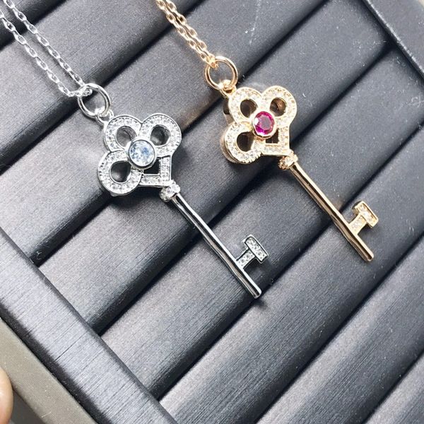 europe america fashion lady women brass engraved t letter 18k gold chain necklace with pave diamond crown key pendant, Silver
europe america fashion lady women brass engraved t letter 18k gold chain necklace with pave diamond crown key pendant, Silver