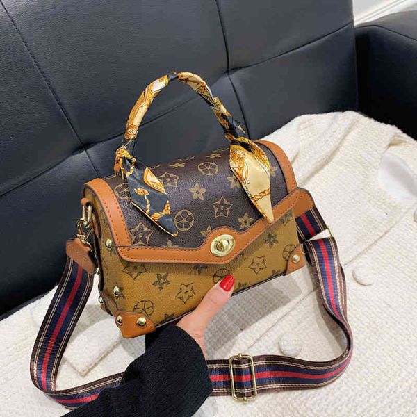 50% discount bags female 2022 new european and american printed messenger versatile ins net red broadband one shoulder small square bag luxu
50% discount bags female 2022 new european and american printed messenger versatile ins net red broadband one shoulder small square bag luxu