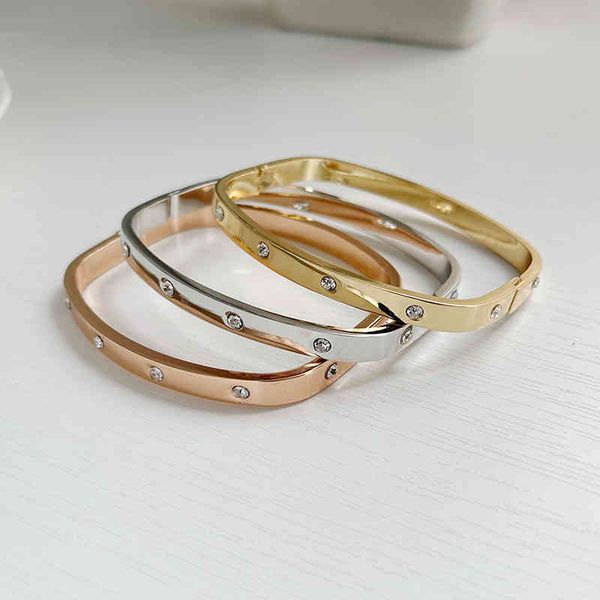 karia classic fashion trend diamond inlaid square diamond bracelet buckle geometric bracelet ornament, Golden;silver
karia classic fashion trend diamond inlaid square diamond bracelet buckle geometric bracelet ornament, Golden;silver