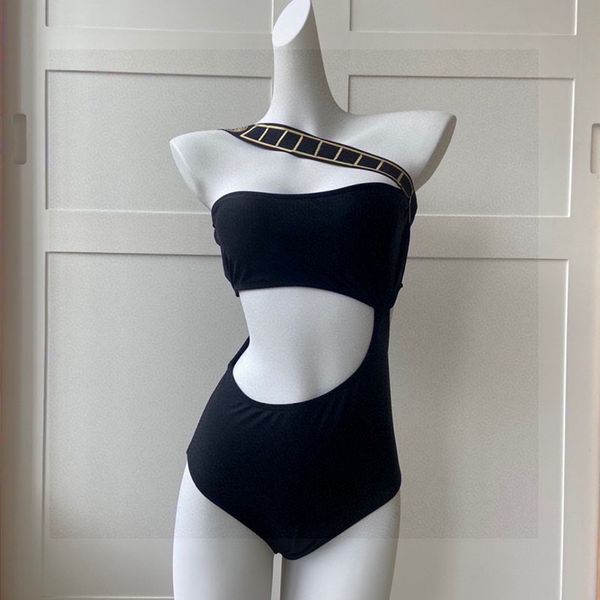 grecas border one-piece swimsuit designer asymmetric diagonal swimwear womens bikini summer beach pool triangle swimsuits with box, White;black
grecas border one-piece swimsuit designer asymmetric diagonal swimwear womens bikini summer beach pool triangle swimsuits with box, White;black