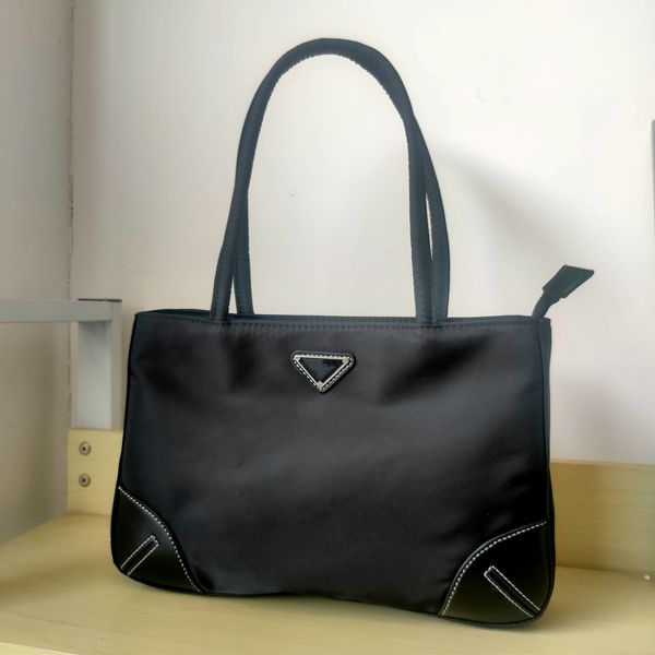summer parachute nylon cloth men's and women's same style messenger bag women's all-match fashion handbag 
summer parachute nylon cloth men's and women's same style messenger bag women's all-match fashion handbag